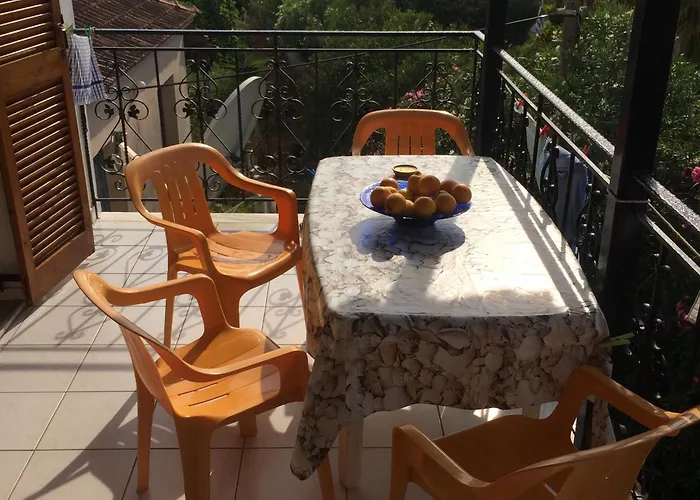 Petrochorivillage * Petrohóri